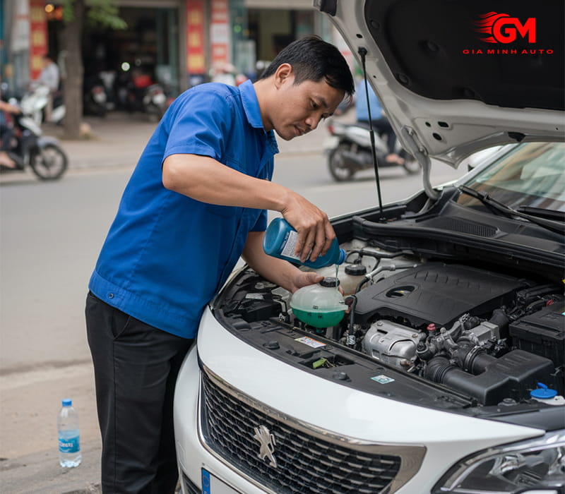 Kiểm tra và châm thêm nước làm mát đúng chủng loại